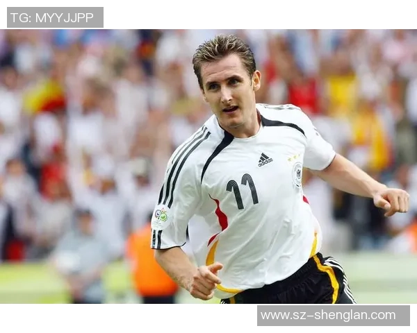 足坛巨星巅峰对决盘点谁才是真正的绿茵场王者